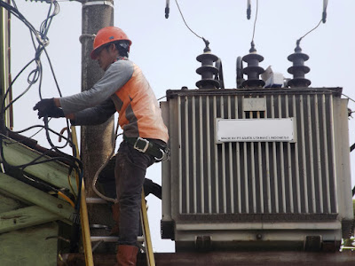 Perbaikan Trafo Listrik PLN Karawang