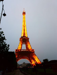 La Torre Eiffel iliminada.