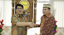 Atas Nama Pemprov, Hamartoni Sampaikan Belasungkawa untuk Korban Tsunami Desa Legundi Pesawaran