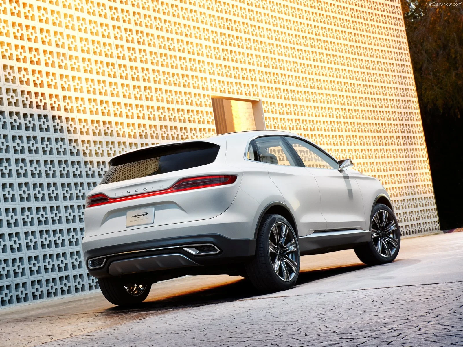 Hình ảnh xe ô tô Lincoln MKC Concept 2013 & nội ngoại thất