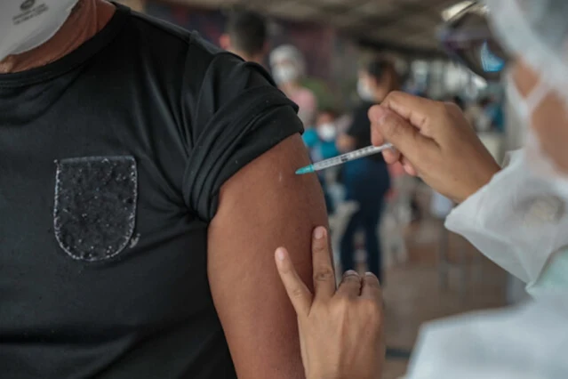 Moradores de distritos de Porto Velho recebem vacinas contra a Covid-19 neste final de semana