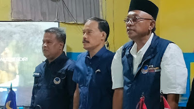 Supeno dan Yoyok Subagiono Pengurus DPD NasDem kota Surabaya Ajak Warga Semampir Tebar Kebaikan