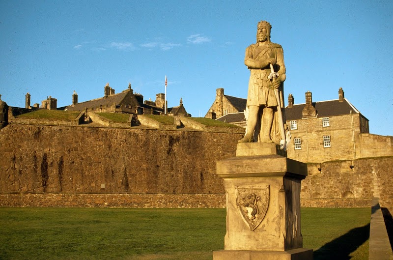 #1 Day Loch Lomond, Trossachs & Stirling Castle Tour from Glasgow | Goranga