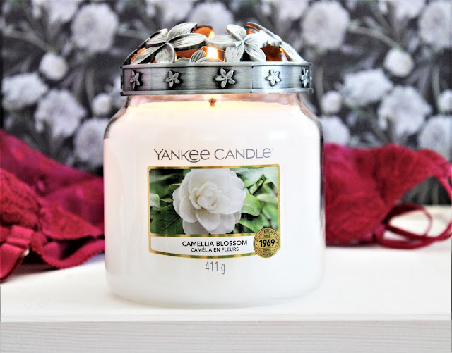 Camélia en Fleurs Yankee Candle avis, camellia blossom yankee candle avis, camellia blossom candle, avis yankee candle, yankee candle camélia en fleurs, avis bougie yankee candle, yankee candle garden hideaway, bougie parfumée au camelia