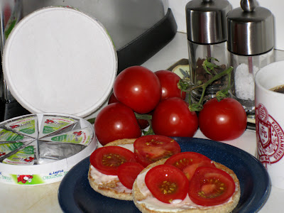 English muffin, Laughing Cow and organic tomato breakfast