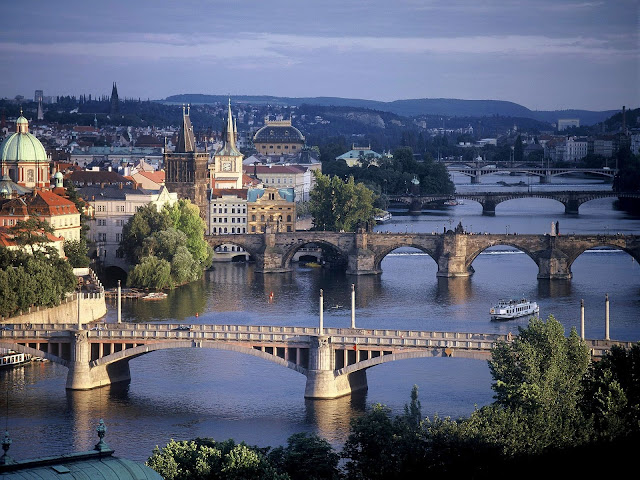 Charles Bridge, Prague, Czech Republic