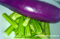 Eggplant and moringa pod slices