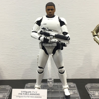 S.H.Figuarts Star Wars Ep.VII Finn in Stormtrooper Gear