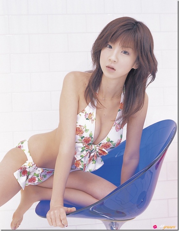 Aki Hoshino April Wind_21
