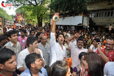 Priyanka Chopra & Ranbir Kapoor Ganesha Visarjan Pictures