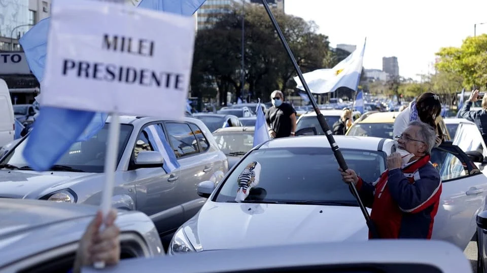 Protestas opositoras en el Obelisco porteño y varias ciudades del país