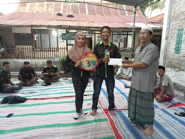 Ramadan Berbagi, Komunitas Motor Ninja Purworejo Berikan Bantuan Renovasi Musholla di Selang