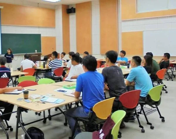 ▲未符合本次適用行業的雇主及員工也免驚，可運用「充電再出發訓練計畫」，持續發展個人所需技能，並申請訓練津貼補助。（中分署提供）