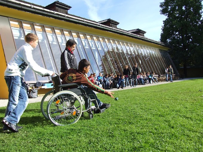 Scuola: in forte aumento gli alunni con disabilità, mancano docenti di sostegno