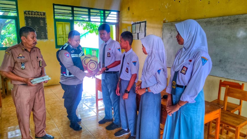 BRIPKA ILHAM NUR BERIKAN HIMBAUAN KAMTIBMAS DI SMK NEGERI 9 BULUKUMBA