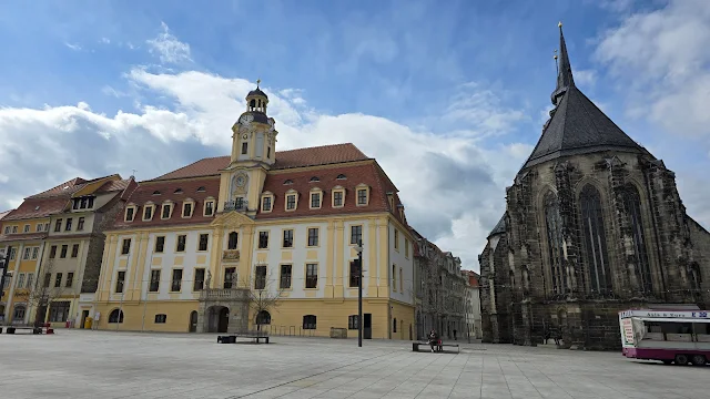 Rathaus und Marienkirche in Weissenfels