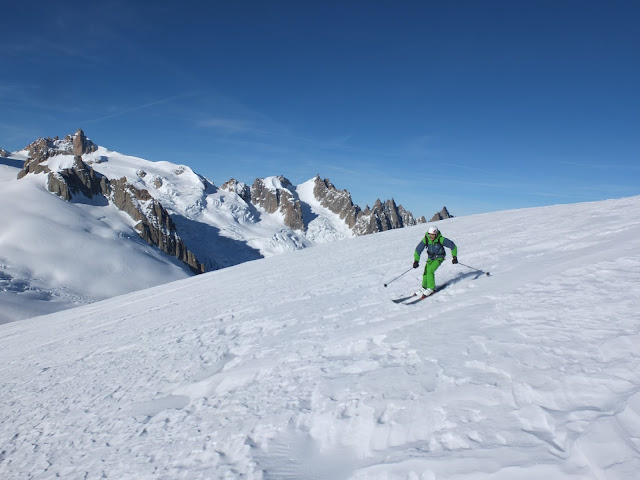 Ski de rando glacier-de-la-vierge massif du Mont-blanc Manu RUIZ