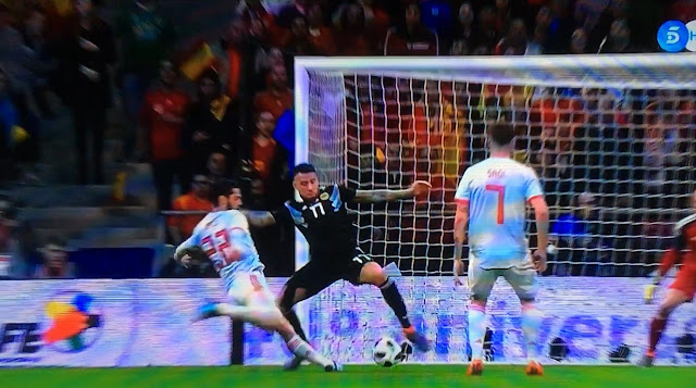 España golea a Argentina por 6 goles a 1 en el Metropolitano de Madrid - Higuaín no da una - Isco es la estrella de la Selección española - España 6 1 Argentina - el troblogdita - ÁlvaroGP SEO - Y Messi en su palco - Messing