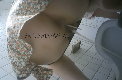 Women pooping and pissing at the mall filmed in secret (Shopping mall Toilet Pooping 03)