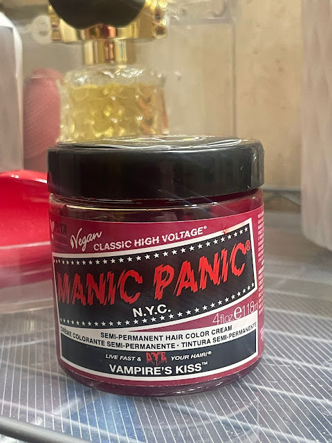 VAmpire's_kiss_Manic_panic