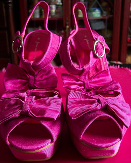 Matlan pink bow platforms