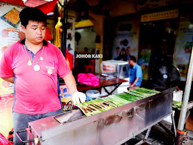 Muar Glutton Street 麻坡贪吃街 in Muar, Johor, Malaysia