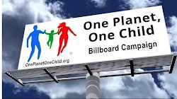 Τεράστιες πινακίδες αναρτούνται σε Καναδά και πολιτείες των ΗΠΑ, όπως το Κολοράντο και η Μινεσότα από μια ομάδα που λέγεται «One Planet One ...