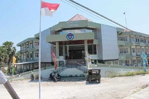 foto gedung kampus ukaw