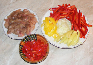 ingrediente pentru reteta de mancare chinezeasca din piept de pui cu legume si susan preparata la tigaie, retete culinare, retete cu pui, preparate din pui, retete cu legume la tigaie, 