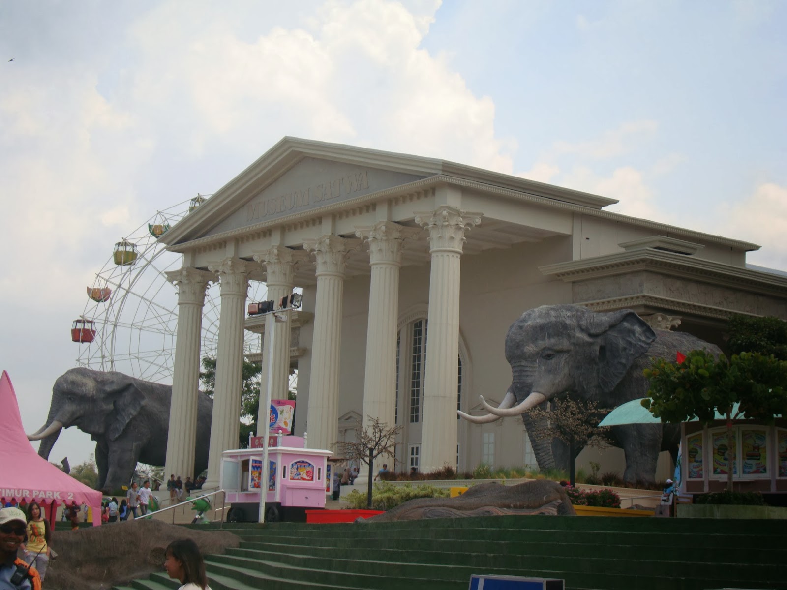 I Am Fatin :. *~: [Themepark Review] Jatim Park 2: Museum 