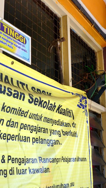 Ada Tukul Besi Tersangkut Di Sekolah