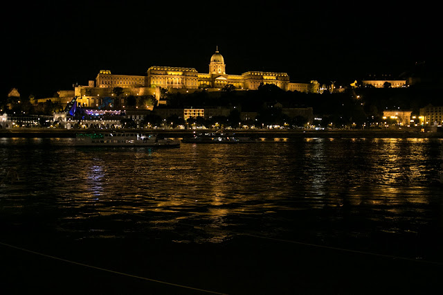 Collina del castello di notte-Budapest
