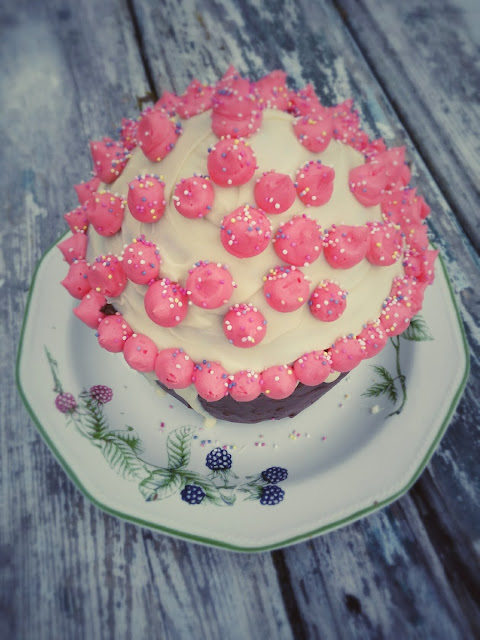 giant cupcake, pink