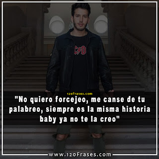 Sebastian Yatra con playera ac dc