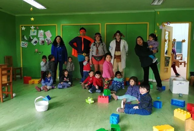 Superhéroes cuidando el planeta en Jardín Infantil Capullito de Osorno