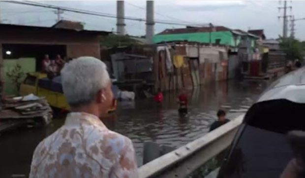 Banjir Rob di Semarang Cermin Kinerja Ganjar, Hensat: Jangan Sampai Masyarakat Beli Kucing dalam Karung