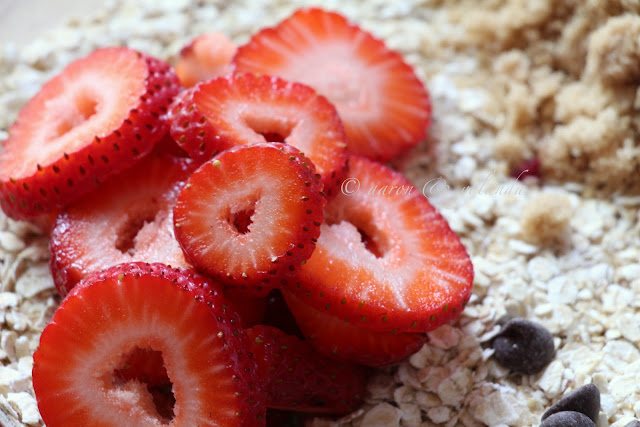 BAKED OATMEAL CASSEROLE - I am not a fan of oatmeal, so I am always looking for ways to camouflage the oatmeal and yet eat something healthy for breakfast. So, imagine my joy when I stumbled across this dish from Urban Nester. And, it included yummy strawberries and bananas and nuts! One-pot dish for breakfast - sign me up!