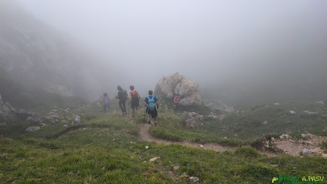 Entrando en Amuesa para bajar a Bulnes