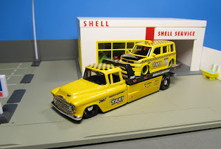 Maisto  Elite Transport 1957 Chevy Flatbed  Scion xB