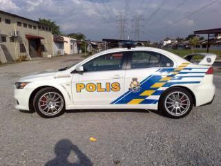 Kereta Peronda Malaysia Evo 10 5