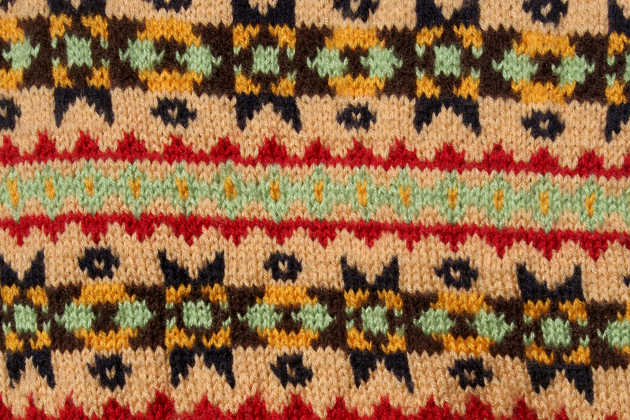 Wartime Farm Pullover Close up on stitch pattern