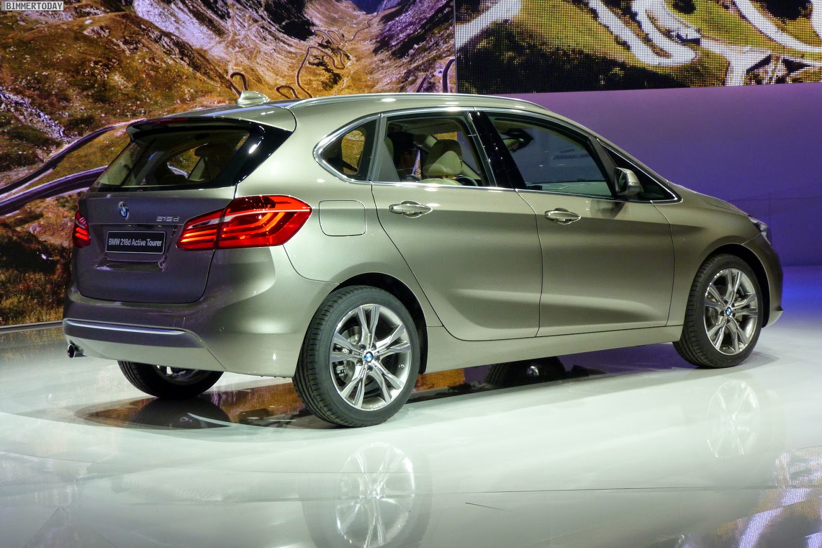 2016 BMW 218d Active Tourer Concept