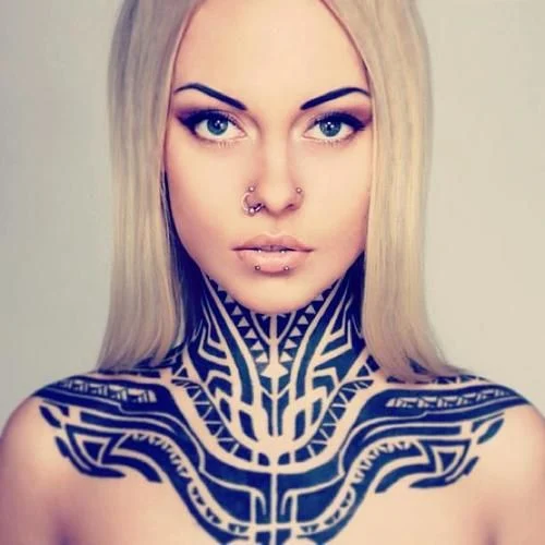 Vemos Tatuaje maori con significado en el cuello para mujer