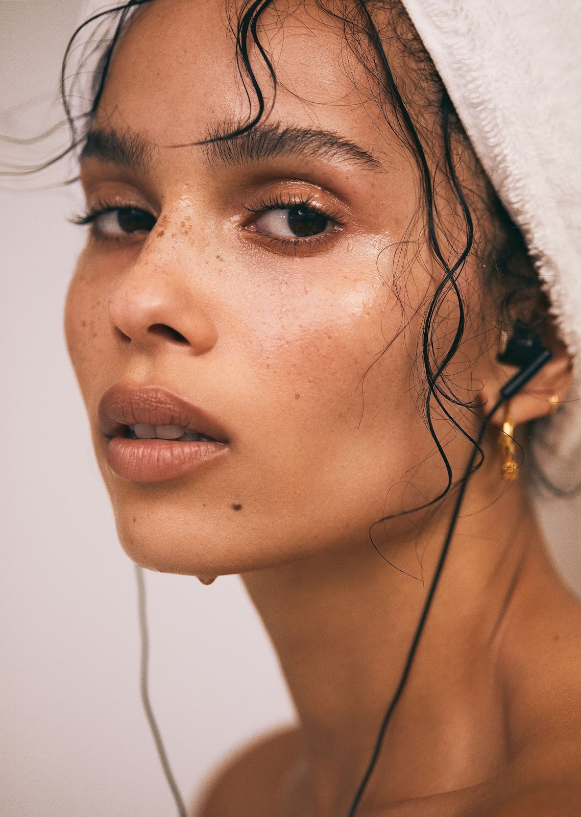 Zoe Kravitz sexy body naked photo shoot
