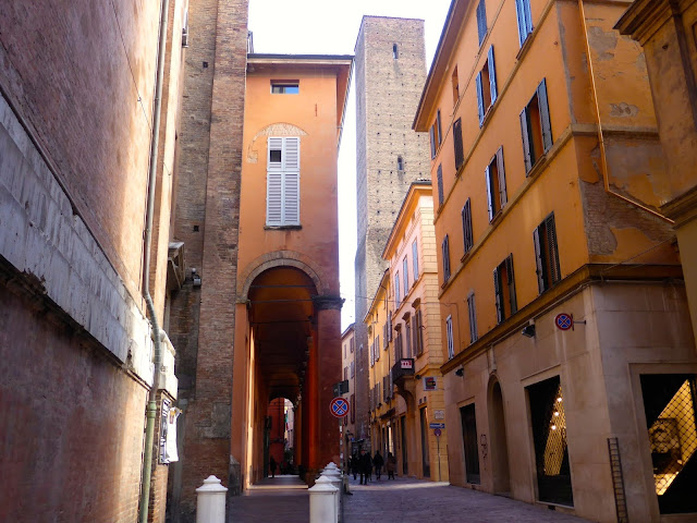 Bologna-portici-arcivecovado