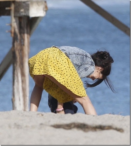 selena-gomez-upskirt-beach-1