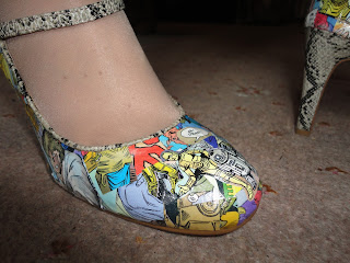 Shoe decorated with Star Wars comic book images