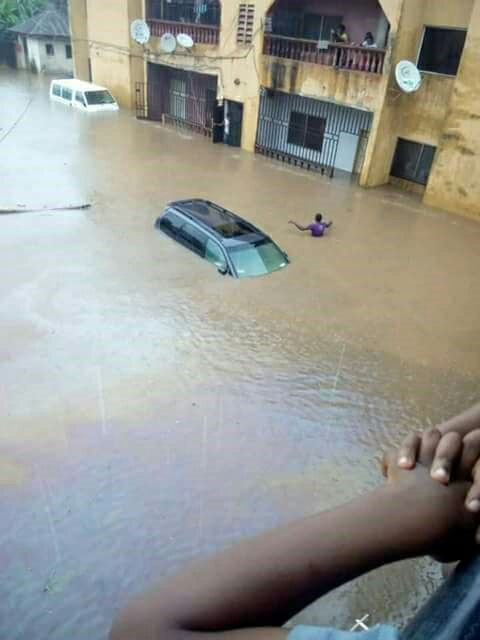 Massive Flood Displace Hundreds of Residents After 12 Hour Rainfall in Owerri, Imo State (Photos)