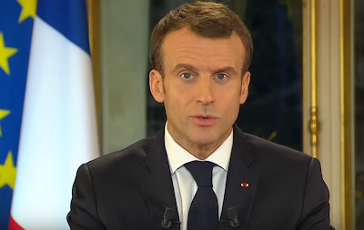 Gilet gialli, Macron: "Collera giusta". Poi annuncia aumento salario minimo