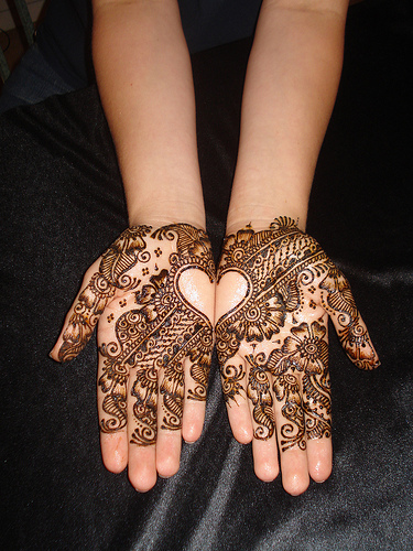 Easy Mehndi Designs For Hands